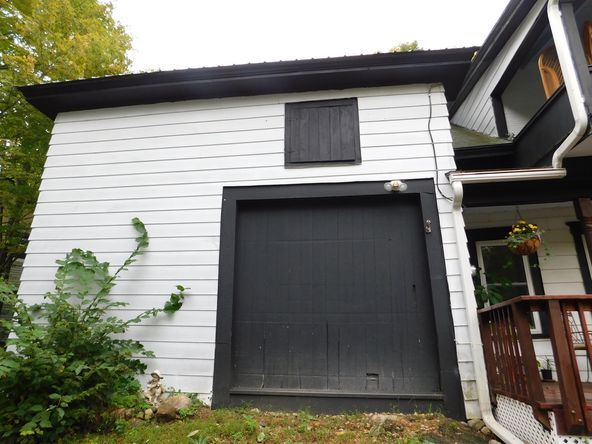 Great In Home Commercial Building: 19 Henniker St, Hillsboro, NH 03244